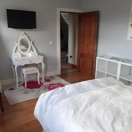 Private In Superb House Bed 1 Frühstückspension