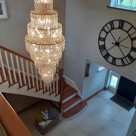 Frühstückspension Private In Superb House Bed 1